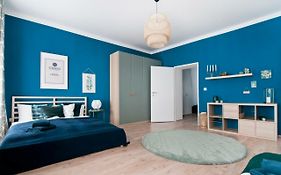 Stylish Self-Check-In Apartment With 2 Bedrooms